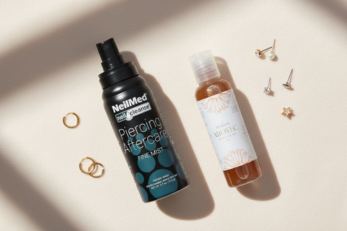 Composición flat lay del kit con joyería